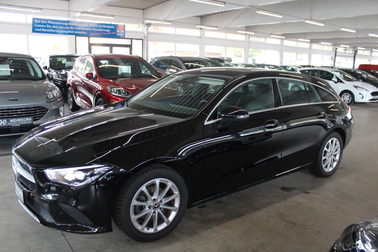 Fahrzeugabbildung Mercedes-Benz CLA 180 Shooting Brake LED NAVI DAB HighEnd uvm