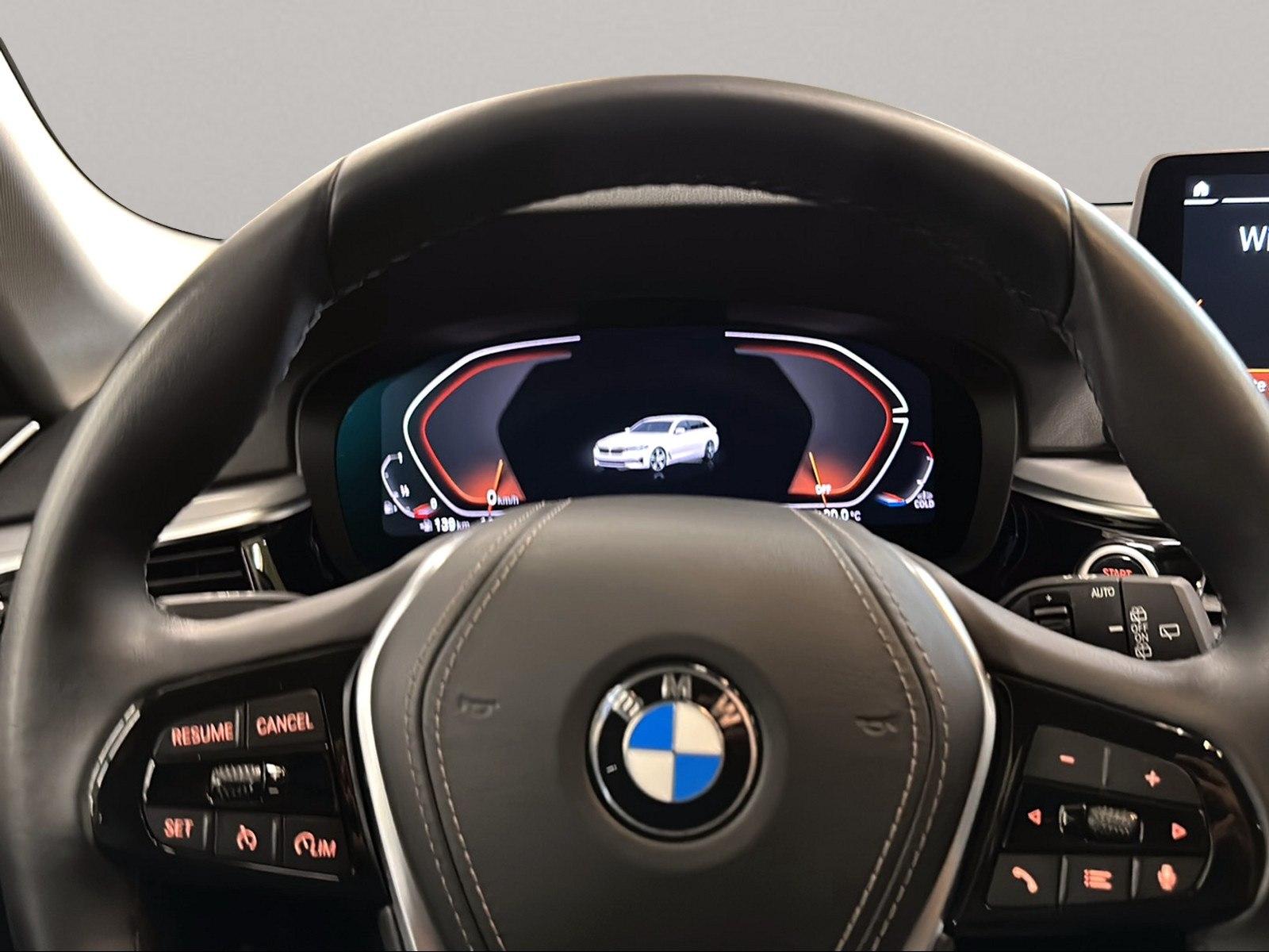 BMW 530i Touring AHK LiveCockpitProf Head-Up Kamera