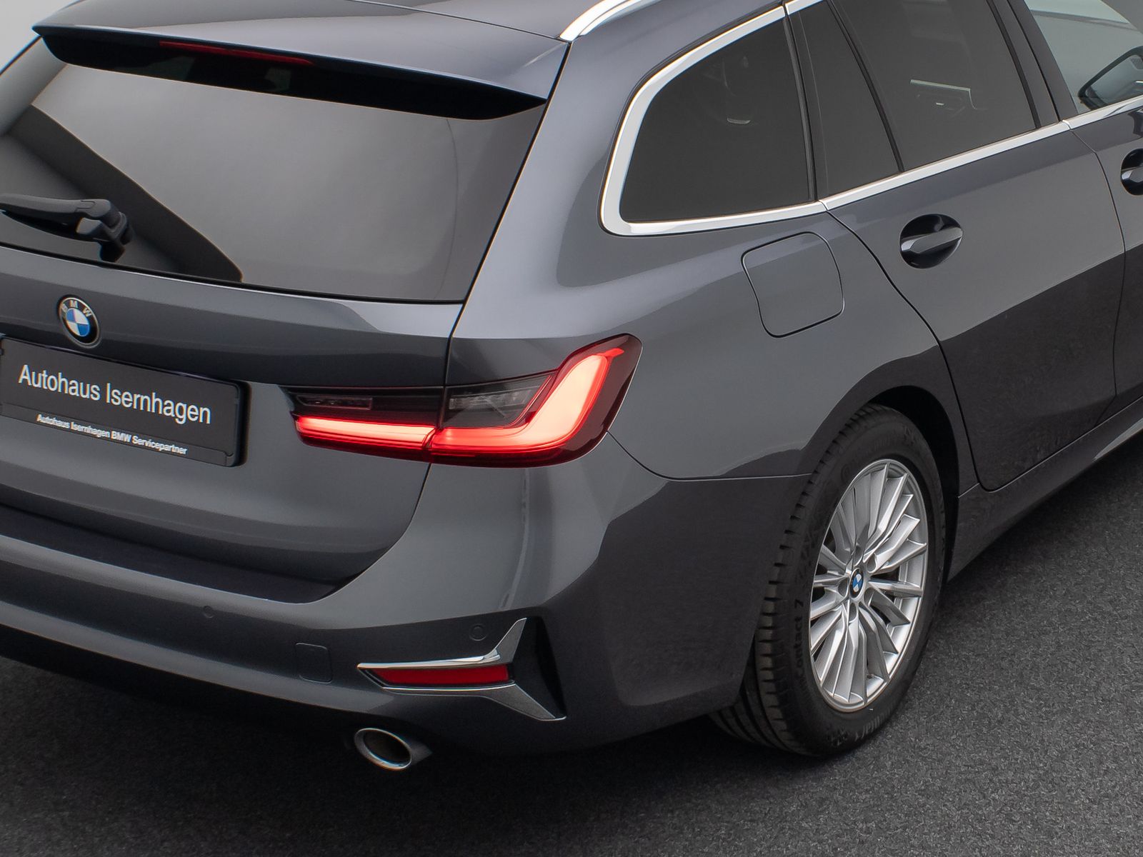 Fahrzeugabbildung BMW 320d xD Luxury Line Panorama Laser HUD DAB H/K