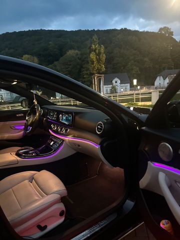 MERCEDES-BENZ Mercedes E 220d