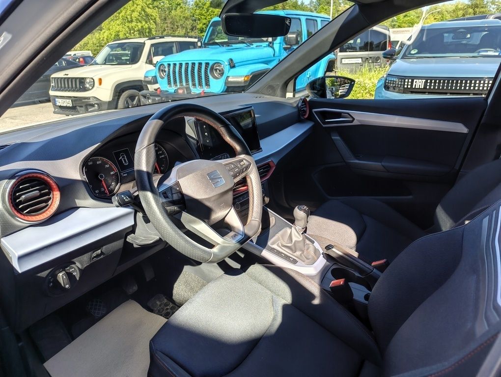 Fahrzeugabbildung SEAT Arona FR 1.0 TSI + SHZ + wenig Kilometer