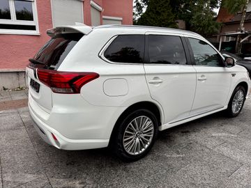 Mitsubishi Outlander - 7