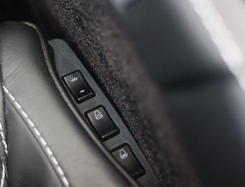 2012 Aston Martin DBS — миниатюра 30