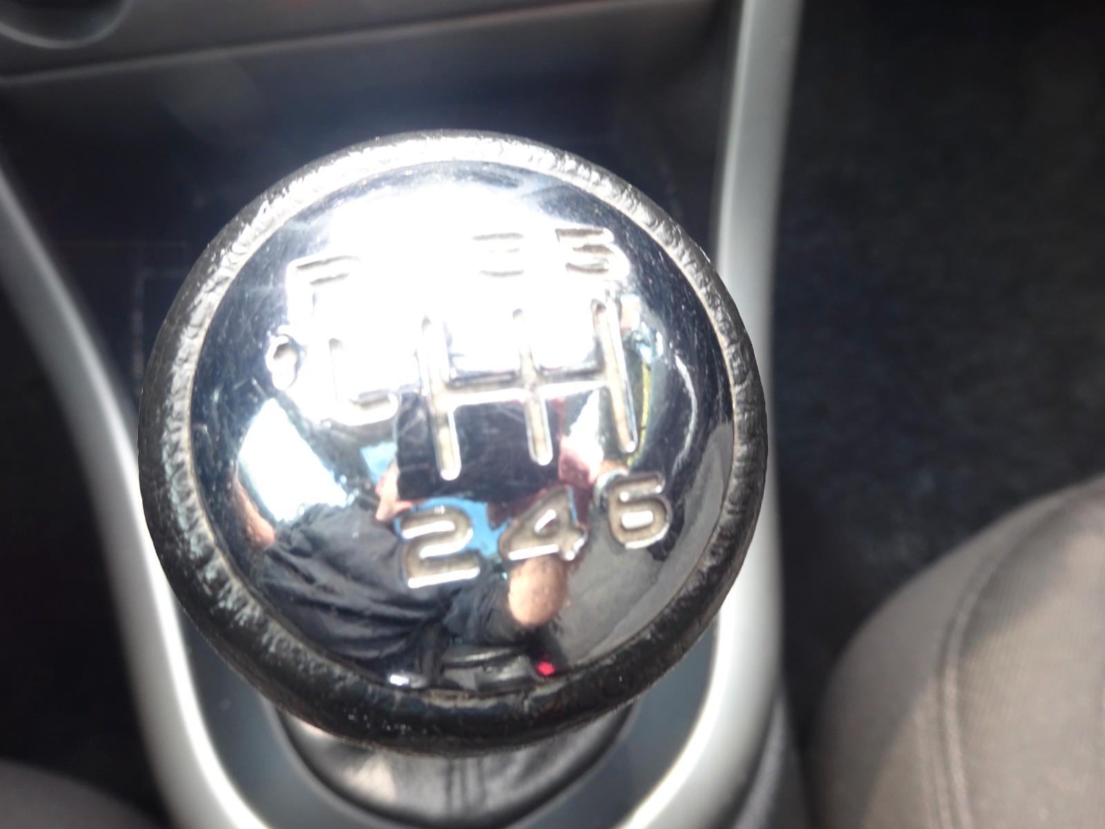 Peugeot 308 2011 — photo 24