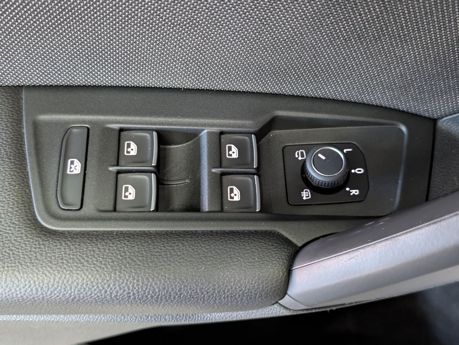 Fahrzeugabbildung SEAT Tarraco FR AHK PANO ACC VIRT APP MEMO BEATS StHz