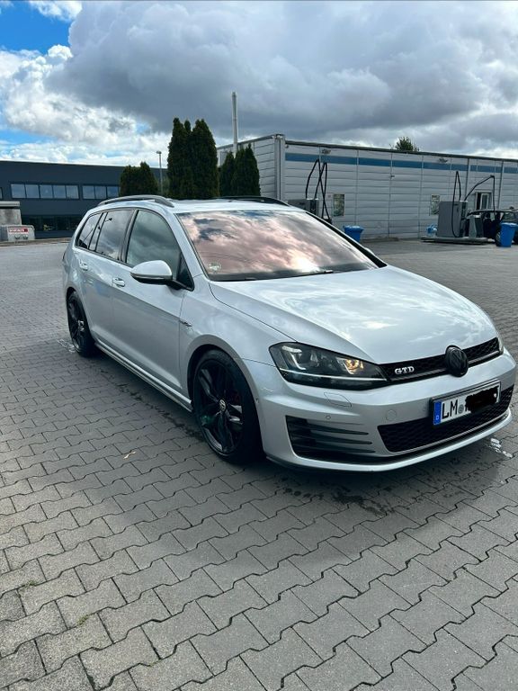 Image of Volkswagen Golf