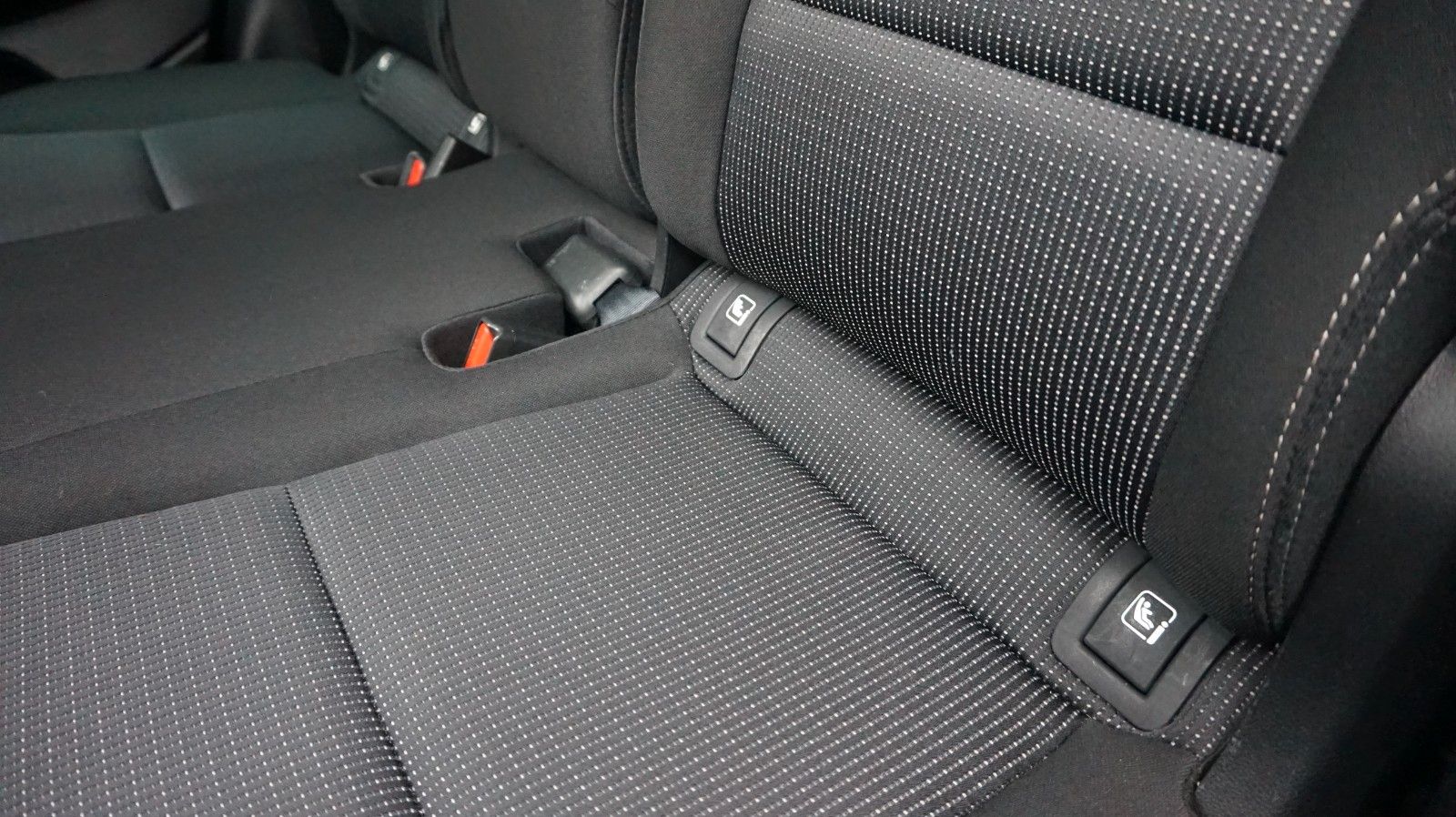 Fahrzeugabbildung Kia Sportage Spirit 4WD Pano Navi