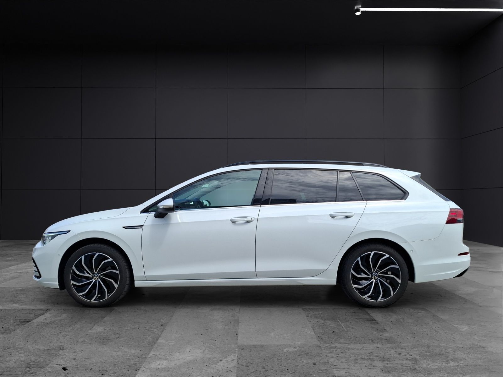 Fahrzeugabbildung Volkswagen Golf VIII Variant eTSI Stye DSG STH LED Navi AID