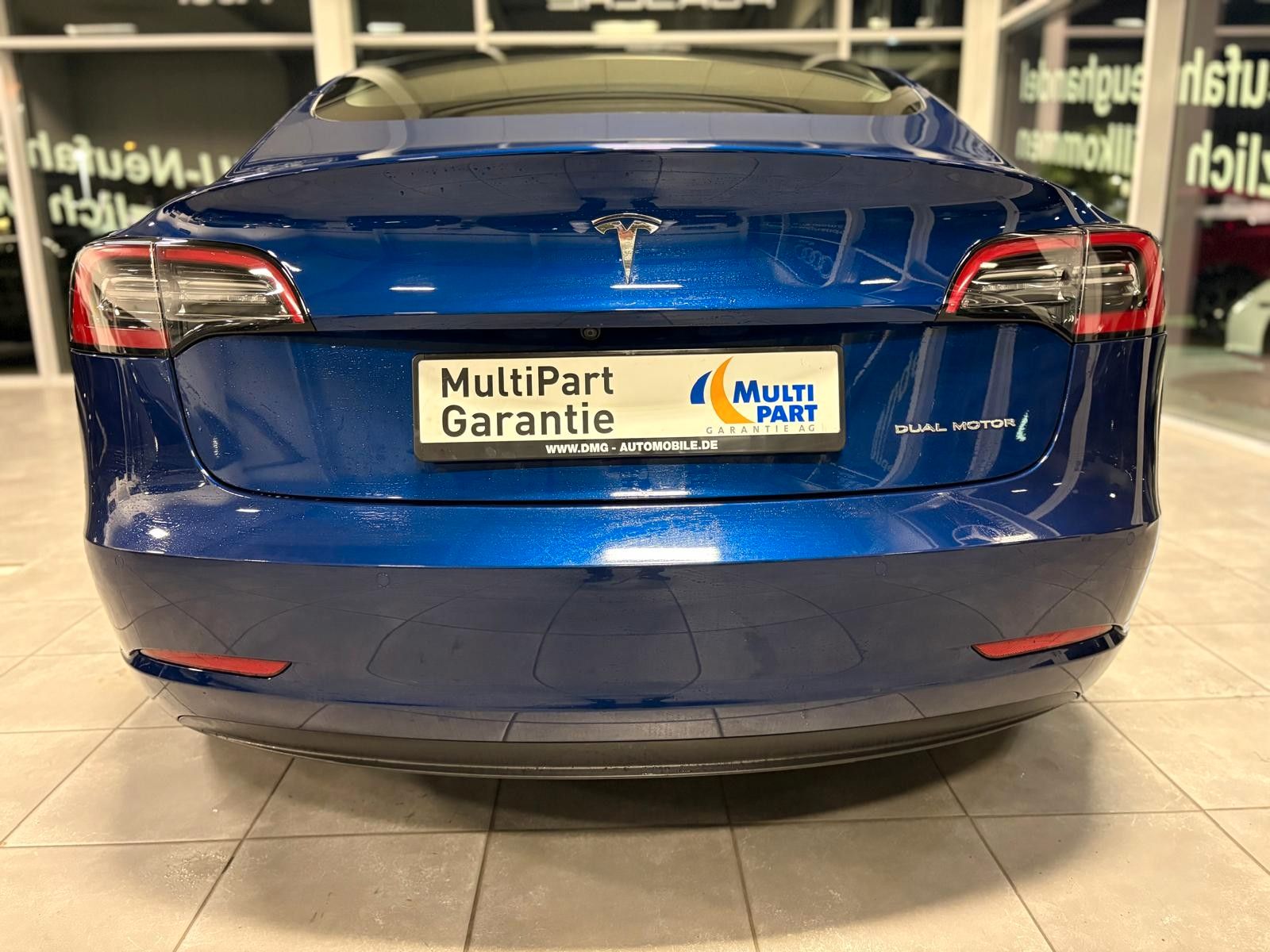 Fahrzeugabbildung Tesla Model 3 Long Range Dual AWD