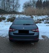 Skoda Superb 2.0 TDI SCR DSG Style Style - Skoda Superb mit Diesel-Antrieb: Limousine