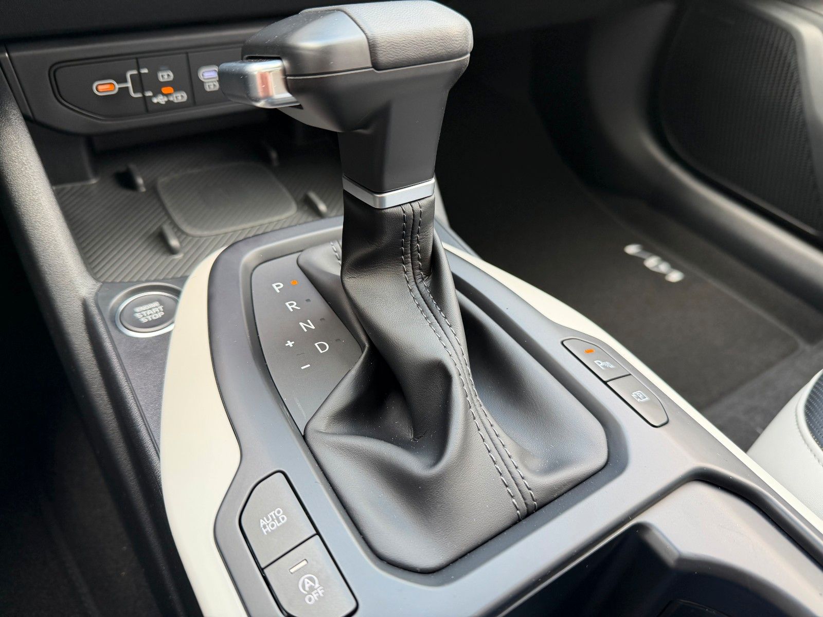 Fahrzeugabbildung Kia K4 1.6 T-GDI 180PS DCT GT-Line VOLL