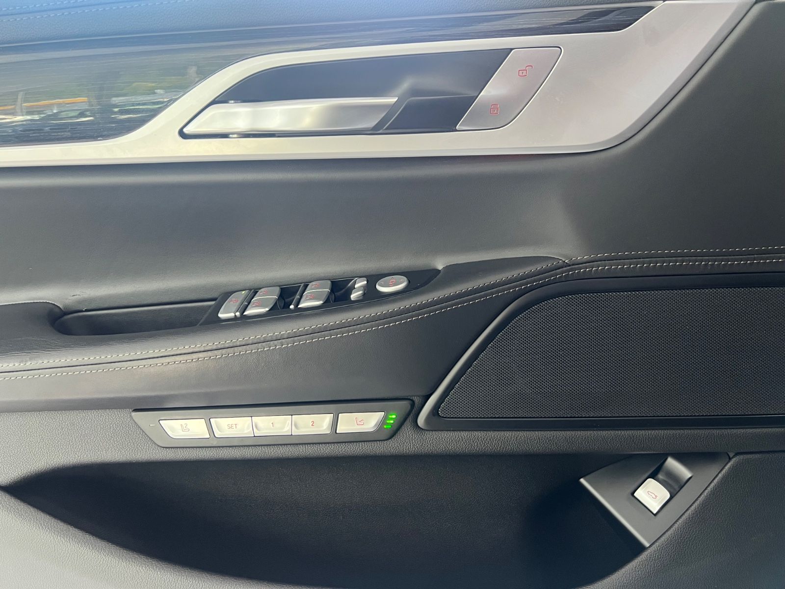 Fahrzeugabbildung BMW 740 d xDrive * SITZBELÜFTUNG*MASSAGE*360 KAMERA*