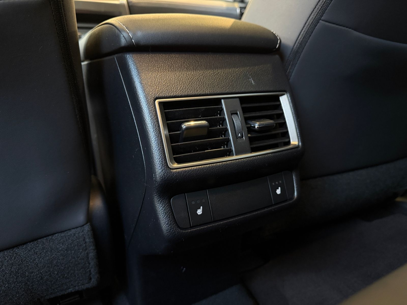 Fahrzeugabbildung Lexus NX 300h E-Four Luxury Line HUD 360° LED NAV