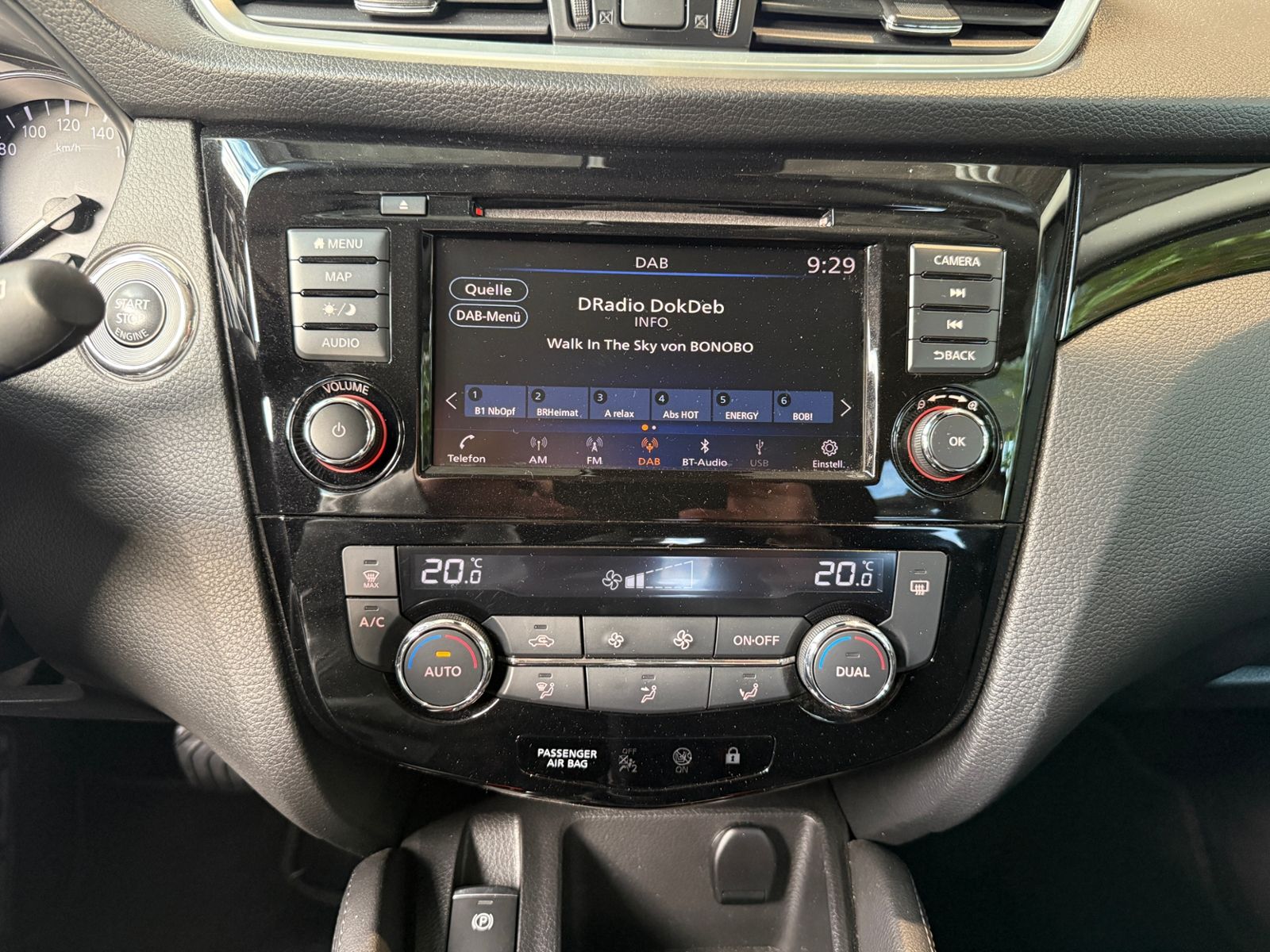Fahrzeugabbildung Nissan Qashqai 1.3 DIG-T DCT ZAMA PANO NAV SHZ