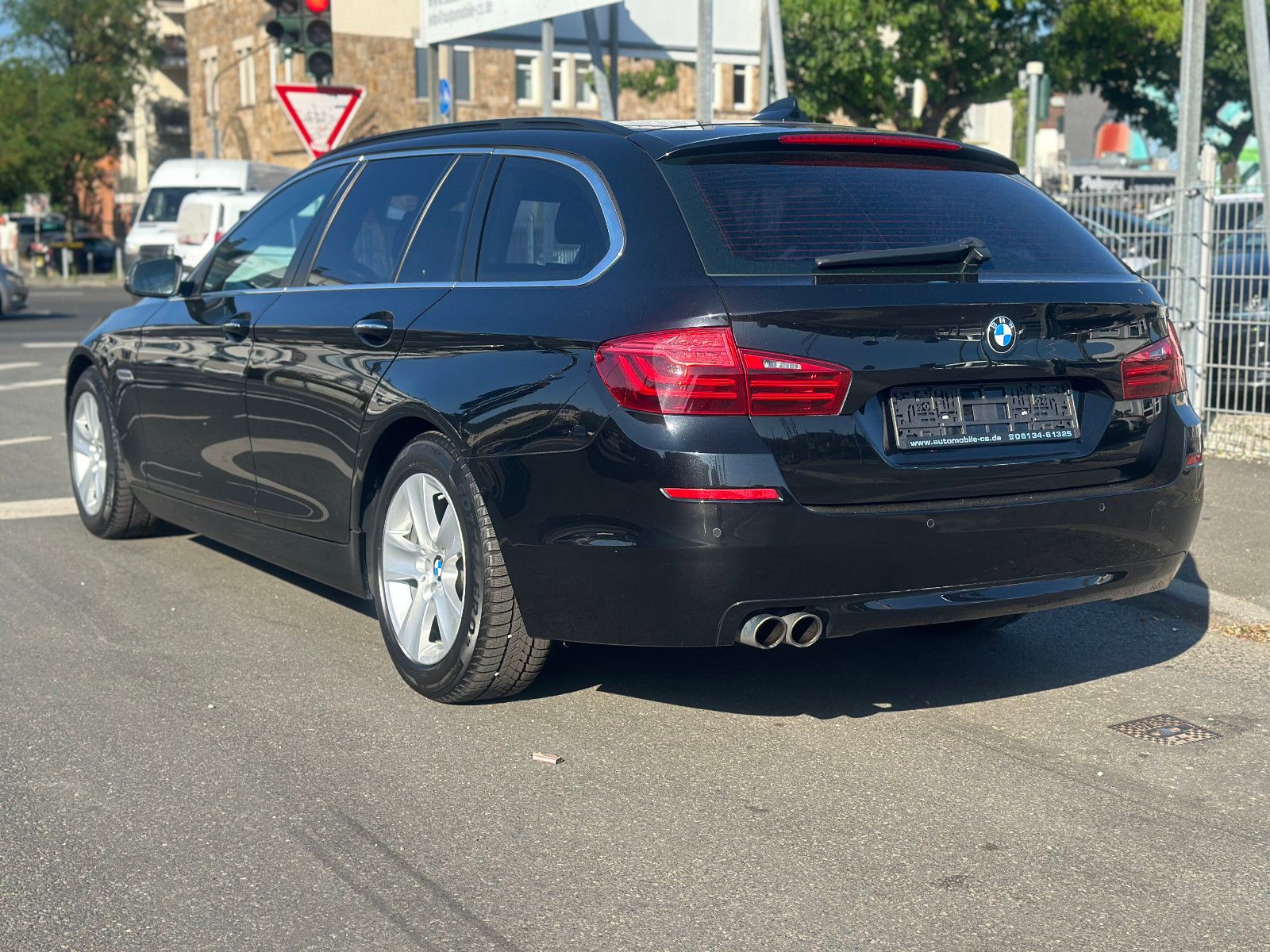 Fahrzeugabbildung BMW 520 d TOURING*HEAD-UP+LEDER-BRAUN*