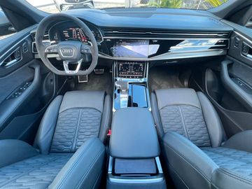 Audi Q8 - 10