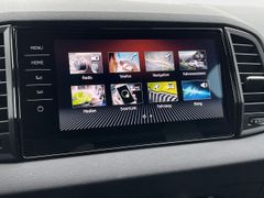 SKODA Karoq Sportline CANTON 4xSHZ AHK 5Jahre Garantie