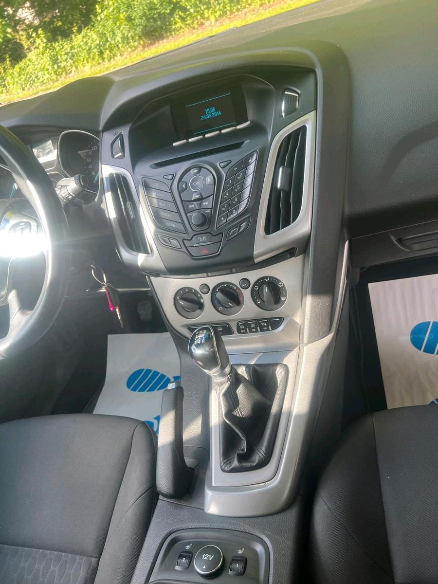 Ford Focus 2014 — photo 8