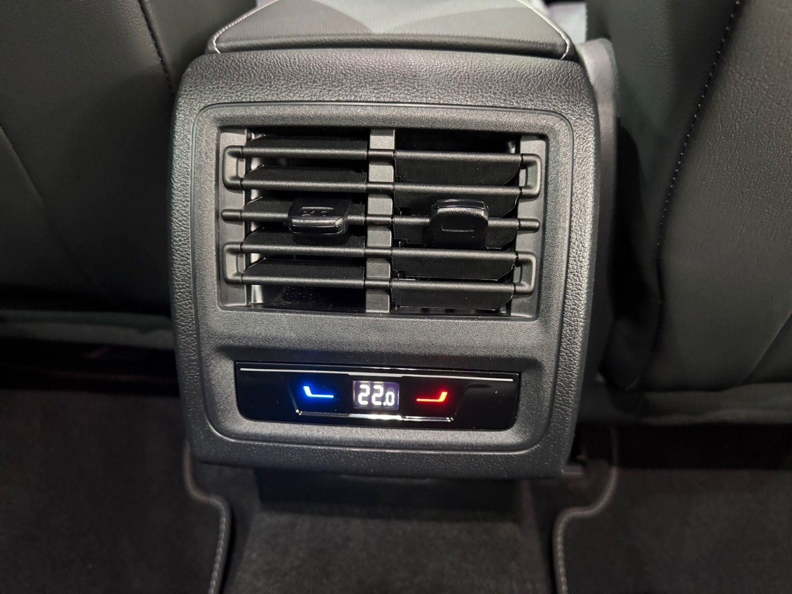 Fahrzeugabbildung Volkswagen Golf VIII Life GOAL 1.5 eTSI