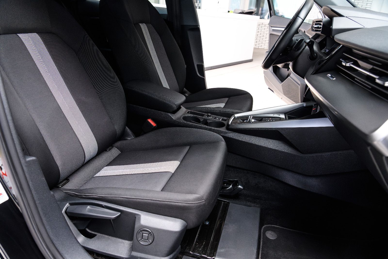 Fahrzeugabbildung Audi A3 30 TFSI S tronic advanced Sportback
