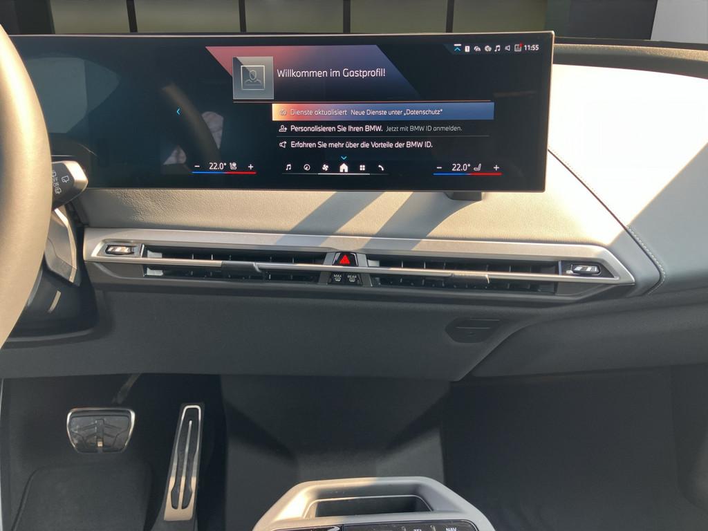 BMW iX xDrive45 M-SPORT LED NAVI 360° PDC 21" AHK