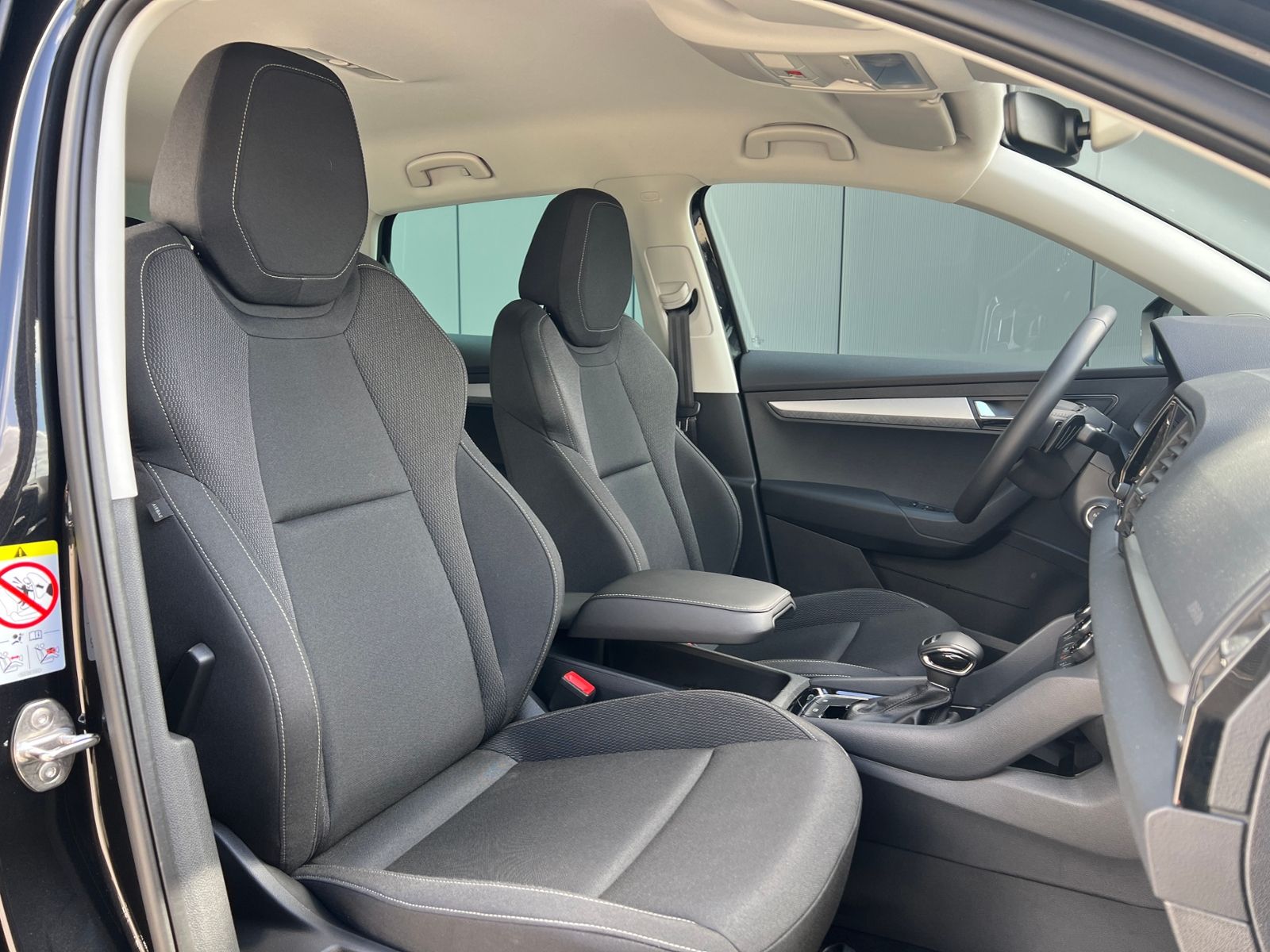 Fahrzeugabbildung SKODA Karoq Selection 1.5 TSI DSG *Standheizung, Kamer