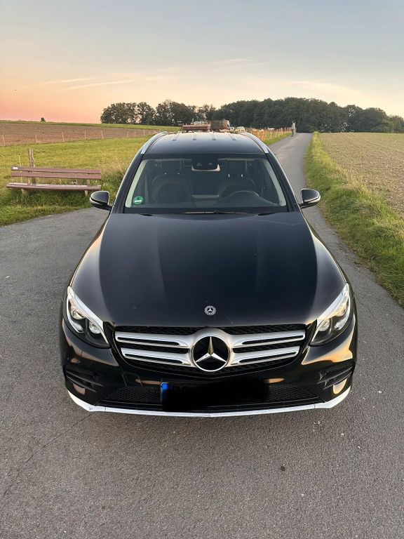 Image of Mercedes-Benz GLC 250