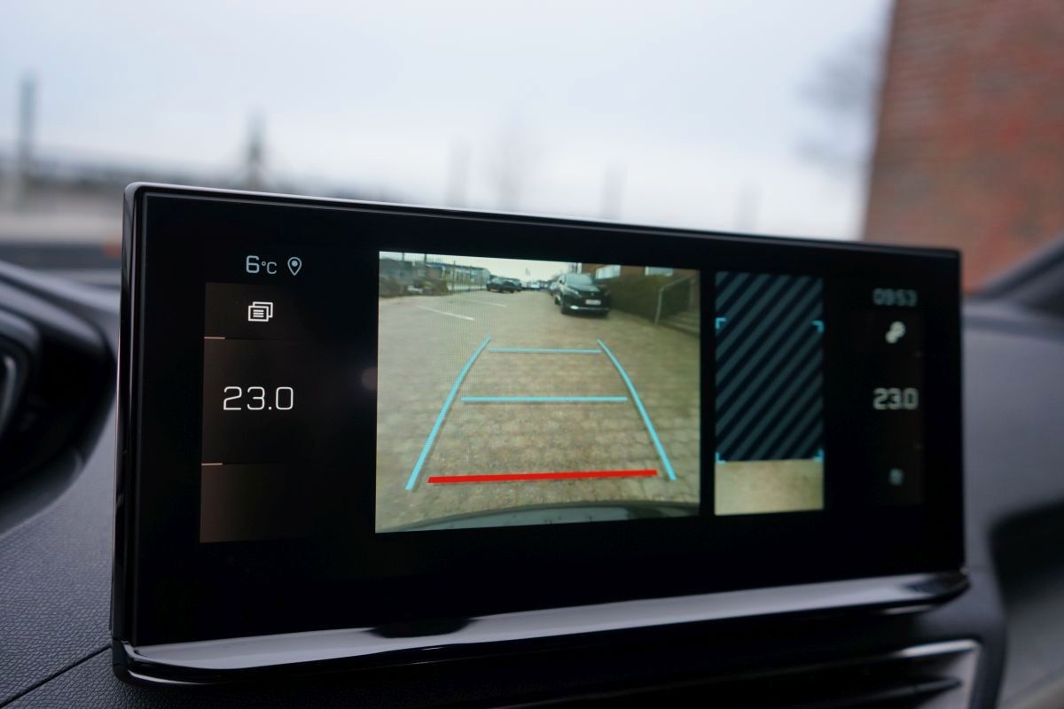 Fahrzeugabbildung Peugeot 5008 GT Pack*Black*7 Sitzer*Finanzierung 2.49%