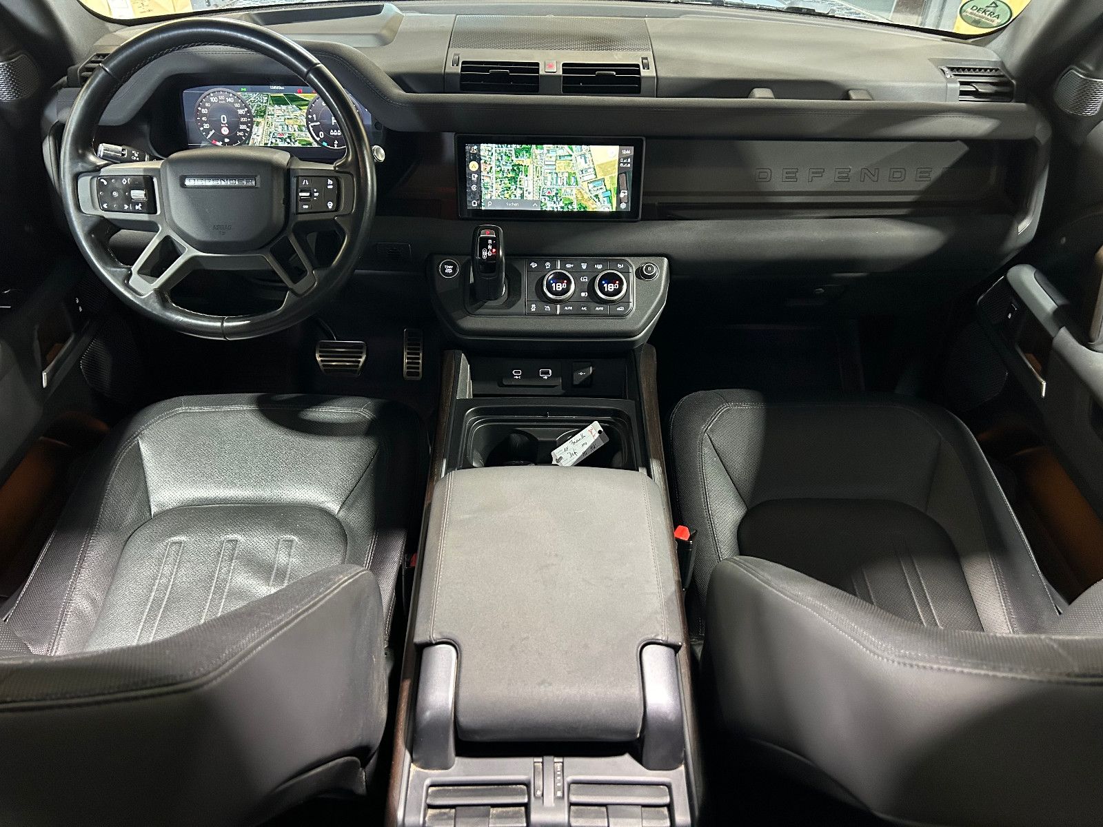 Fahrzeugabbildung Land Rover Defender 110 X-Dynamic S/HEAD-UP/PANO/360°/APPLE