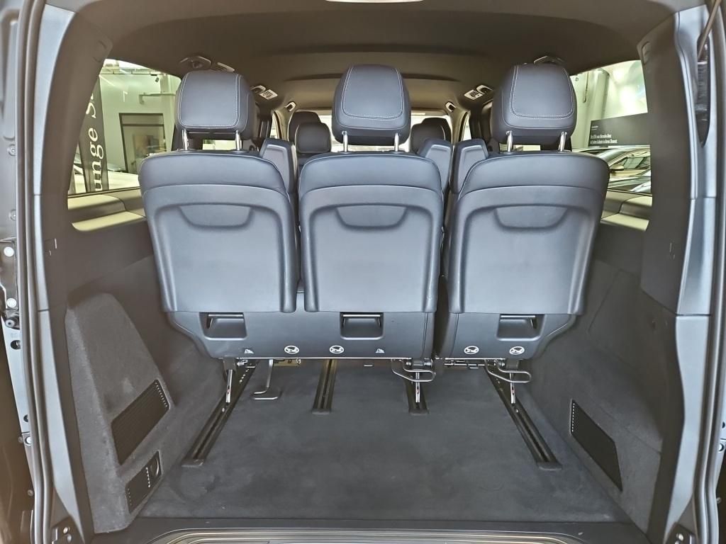 Fahrzeugabbildung Mercedes-Benz V 300 AVG lang 4x4 7 Sitze AHK STHZ DISTRONIC AR
