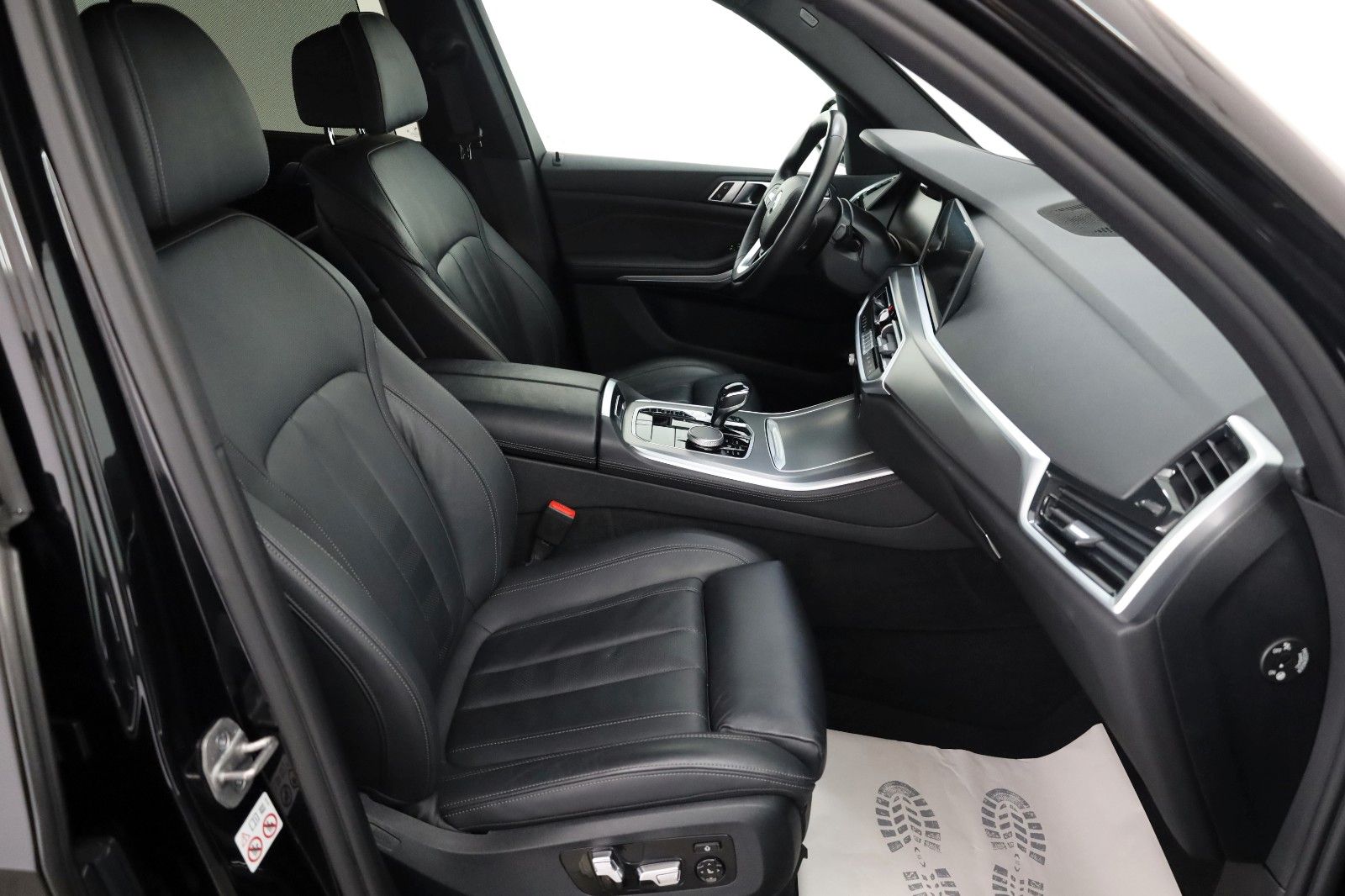 Fahrzeugabbildung BMW X5 xDrive 30d Leder,Navi,LED,PanDach,HeadUp,360°