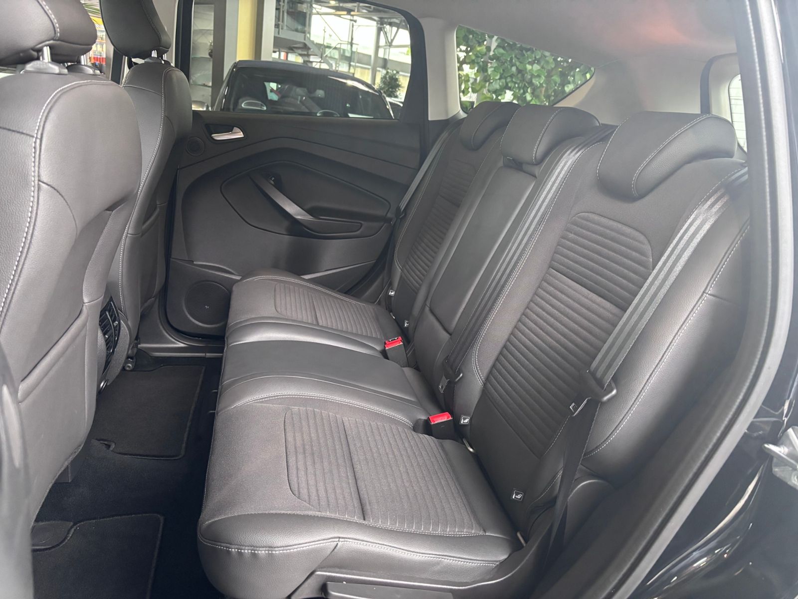 Fahrzeugabbildung Ford Kuga Titanium Allrad AHK XENON NAVI