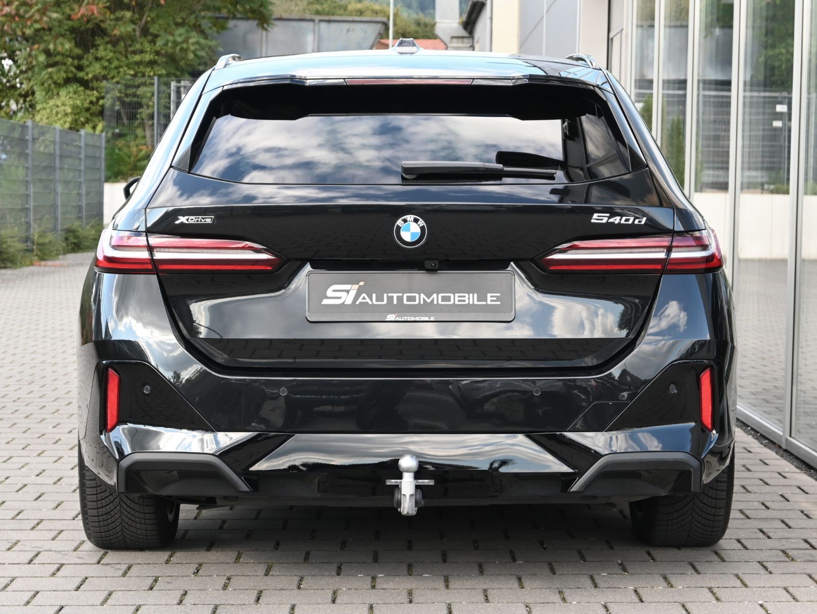 Fahrzeugabbildung BMW 540d xDrive Touring M-Sport °ACC°AHK°B&W°STANDHZ