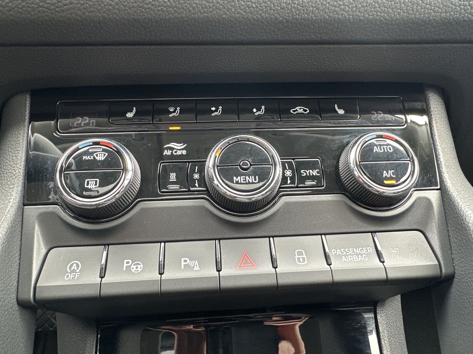 Fahrzeugabbildung SKODA Kodiaq 2.0 TDI DSG Ambition NAV+MATRIX+PANO+AHK