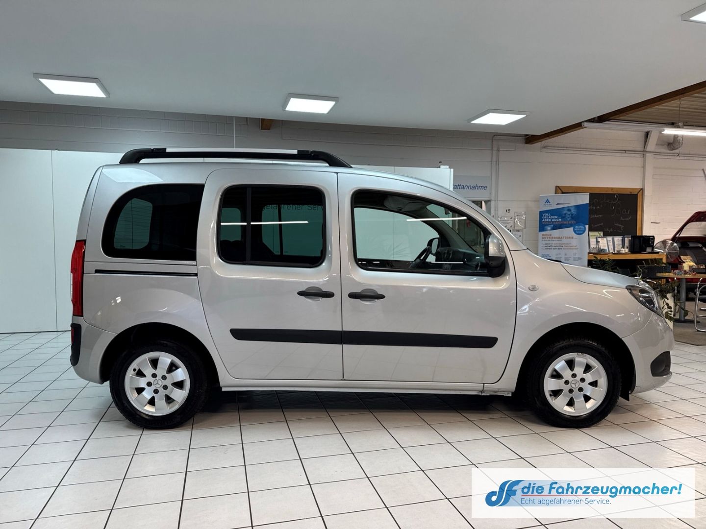 Fahrzeugabbildung Mercedes-Benz Citan 112 lang Klimaautom SHZ Temp PDC Berganfah