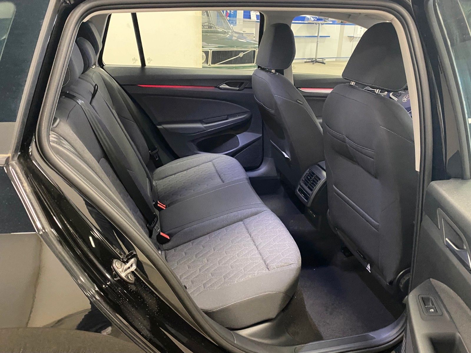 Fahrzeugabbildung Volkswagen Golf 8 Variant 2.0 TDI Life Variant+ACC+PDC v+h+