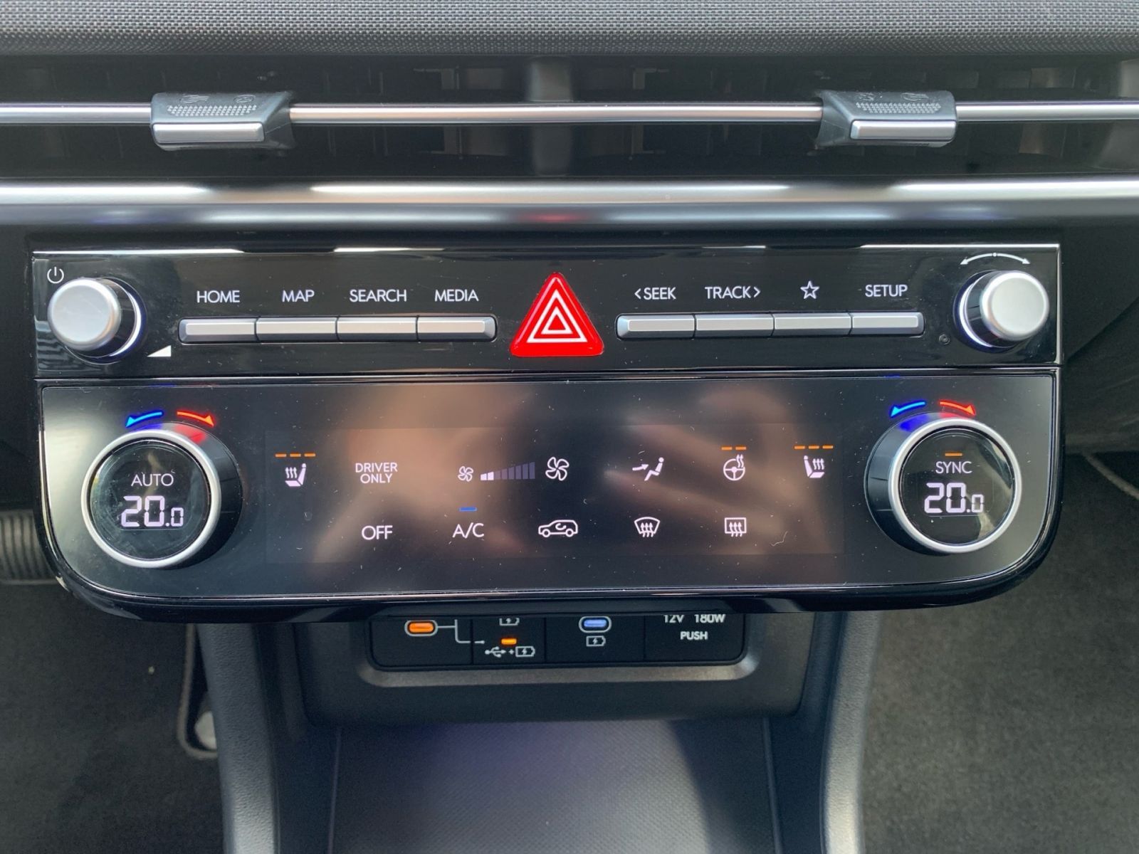Fahrzeugabbildung Hyundai TUCSON 1.6 T-GDI Trend Hybrid Navi LED