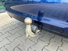 Fahrzeugabbildung BMW 320d SportLine Autom. LED AHK Navi HUD Pano 17"