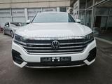 Volkswagen Touareg R-Line 4Motion/LED/PANO/ACC - VW Touareg in Duisburg