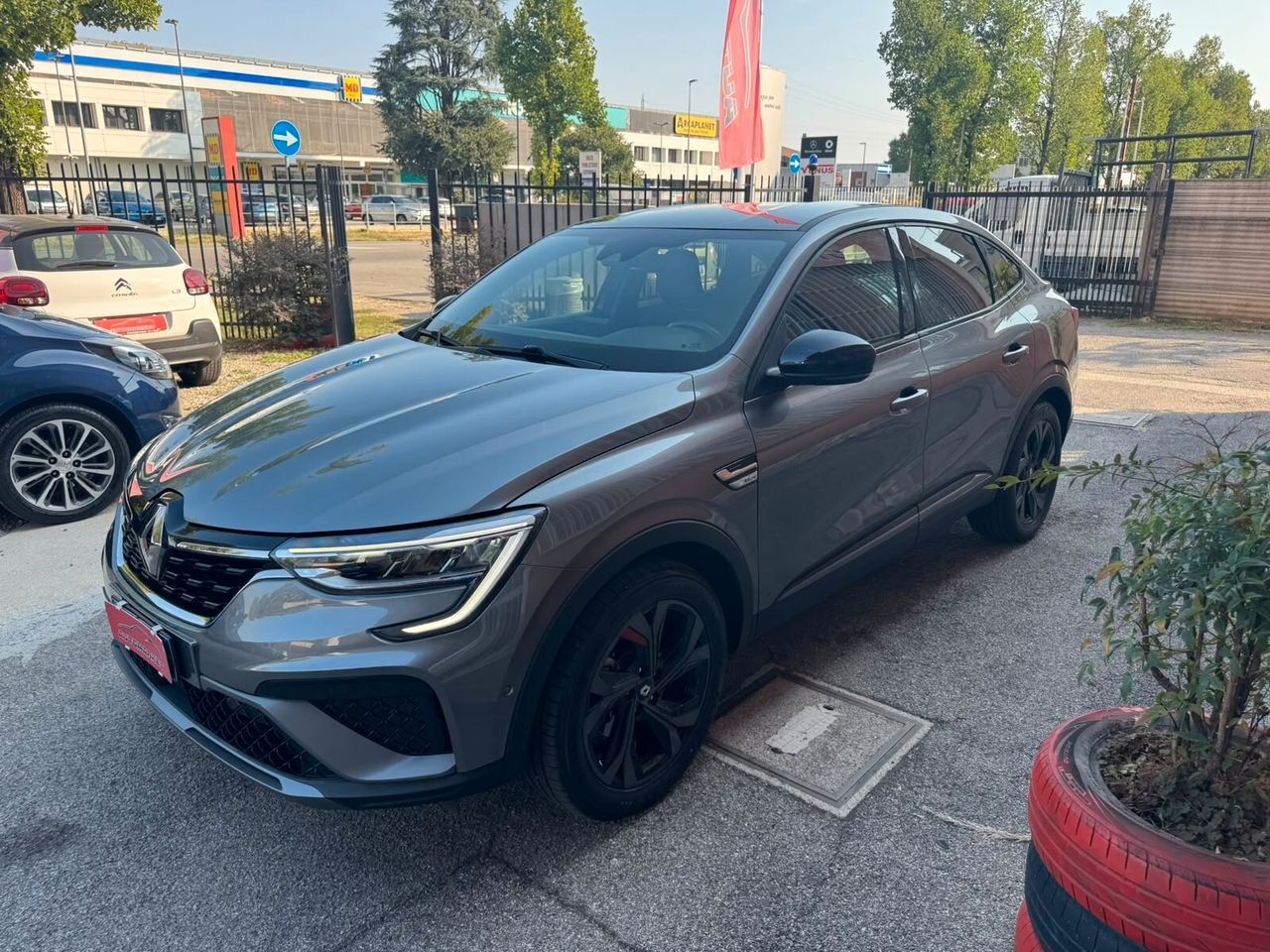 Renault Arkana Hybrid E-Tech 145 CV Intens imagem 3