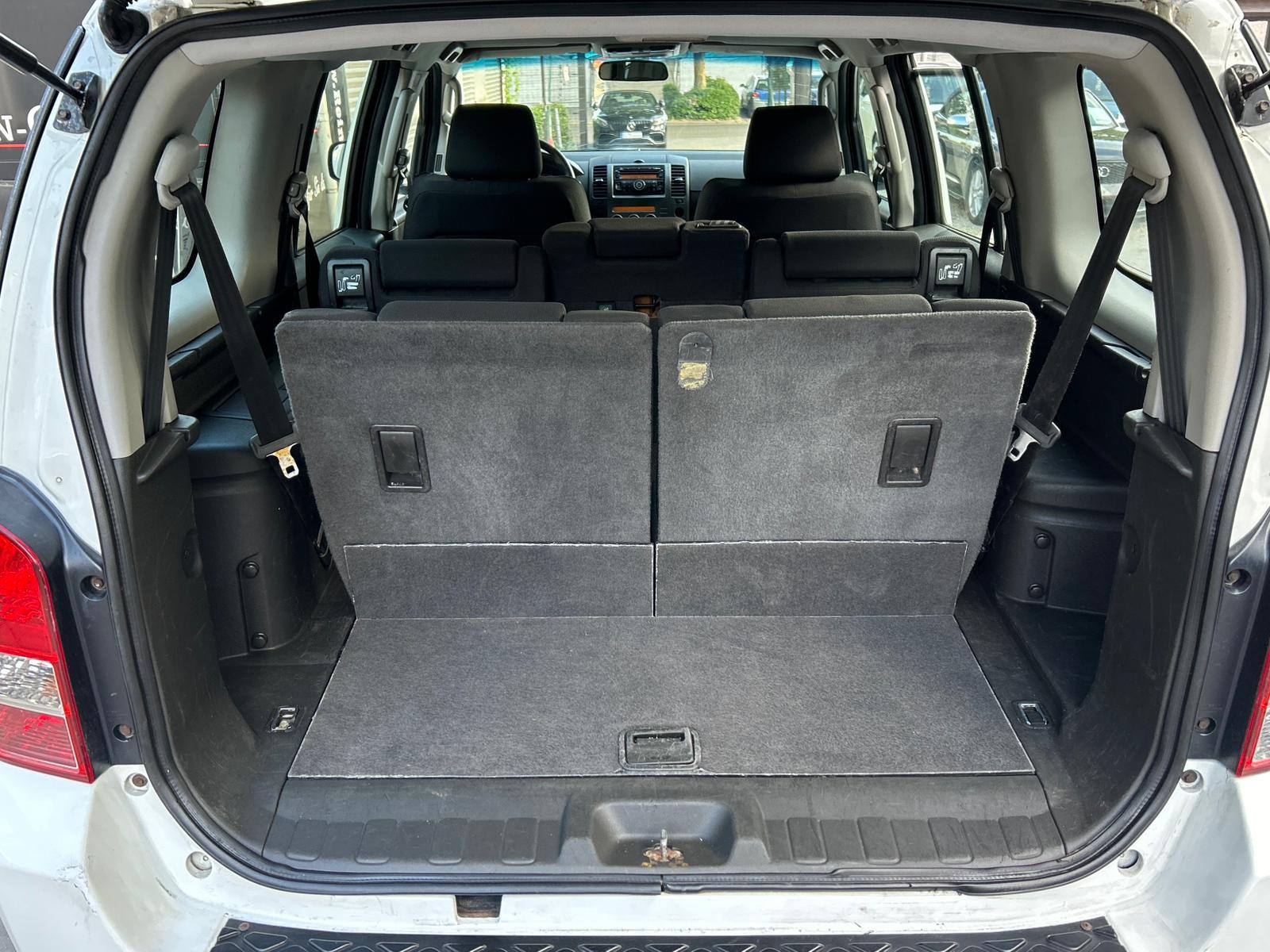 Nissan Pathfinder XE Plus 2.5 dCi 171 ch BVM 4x4 / 7 places / Attelage 3 t / Sièges chauffants / Climatisation auto