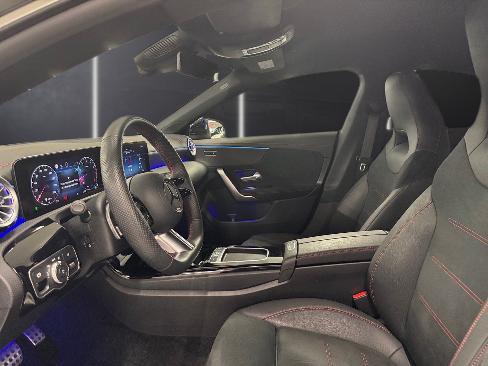 Fahrzeugabbildung Mercedes-Benz CLA 200 AMG Line*Totwinkel*Kamera*LED*19"*MBUX*
