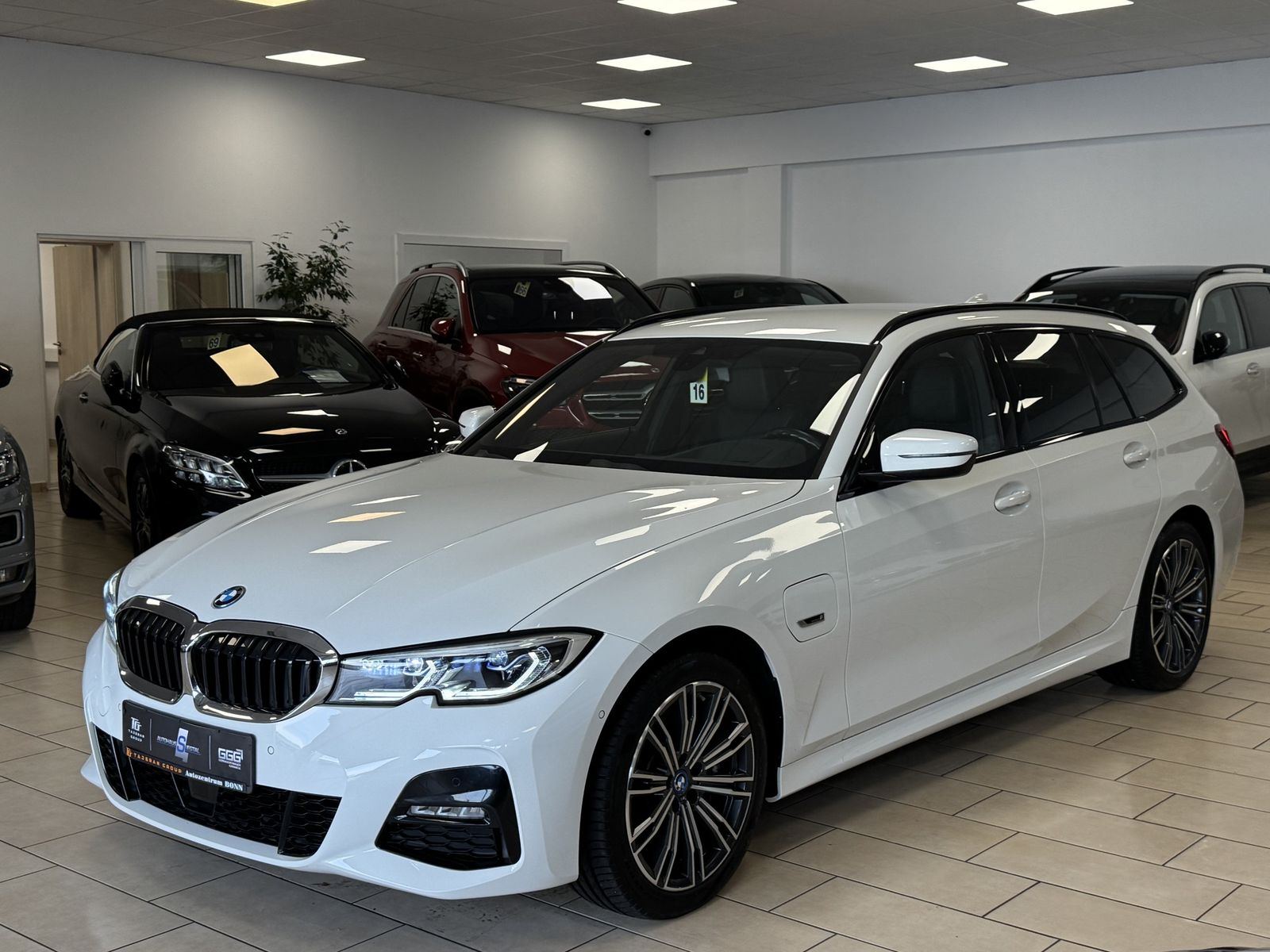 BMW 330 e M-Sport HUD*harman/kardon*Leder*Navi*DAB