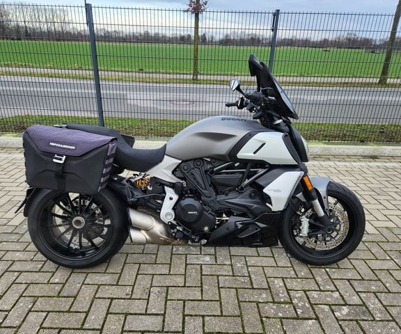 Ducati DIAVEL 1260 ABS EXTRAS + HELM