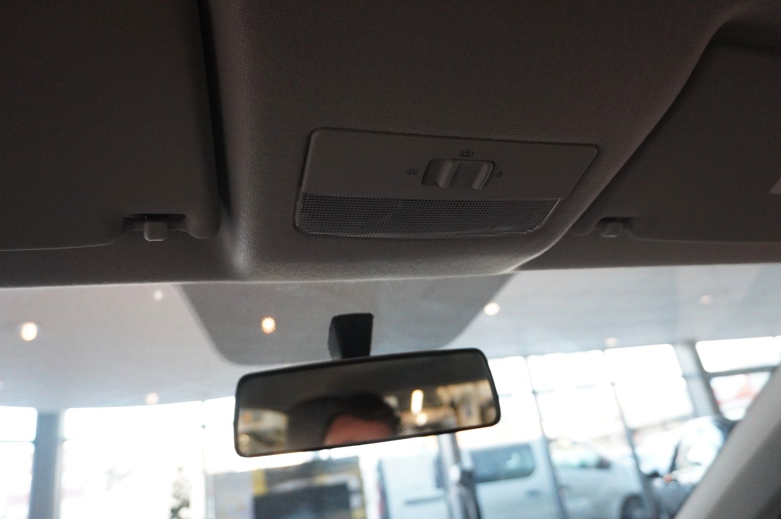 Fahrzeugabbildung Volkswagen up! 1.0 MOVE 5-TÜR KLIMA/SHZ/USB/NEBEL/SPORT/LED