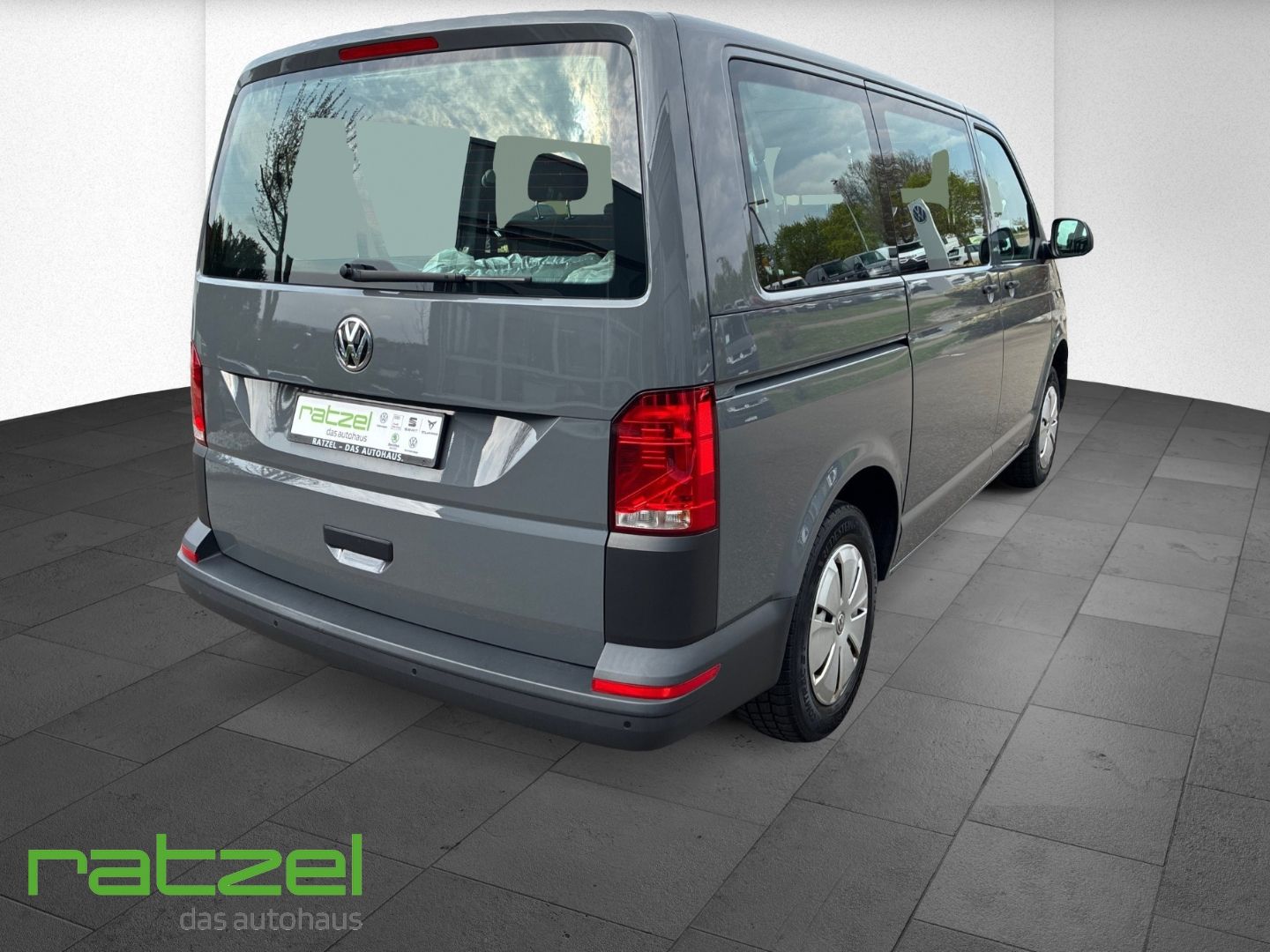 Fahrzeugabbildung Volkswagen T6.1 Transporter KR 2.0 TDI DAB PDC Berganfahras