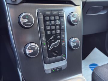 Volvo V40 Kinetic*LED*TEMPOMAT*SOUND*PDC*1.HAND*TOP