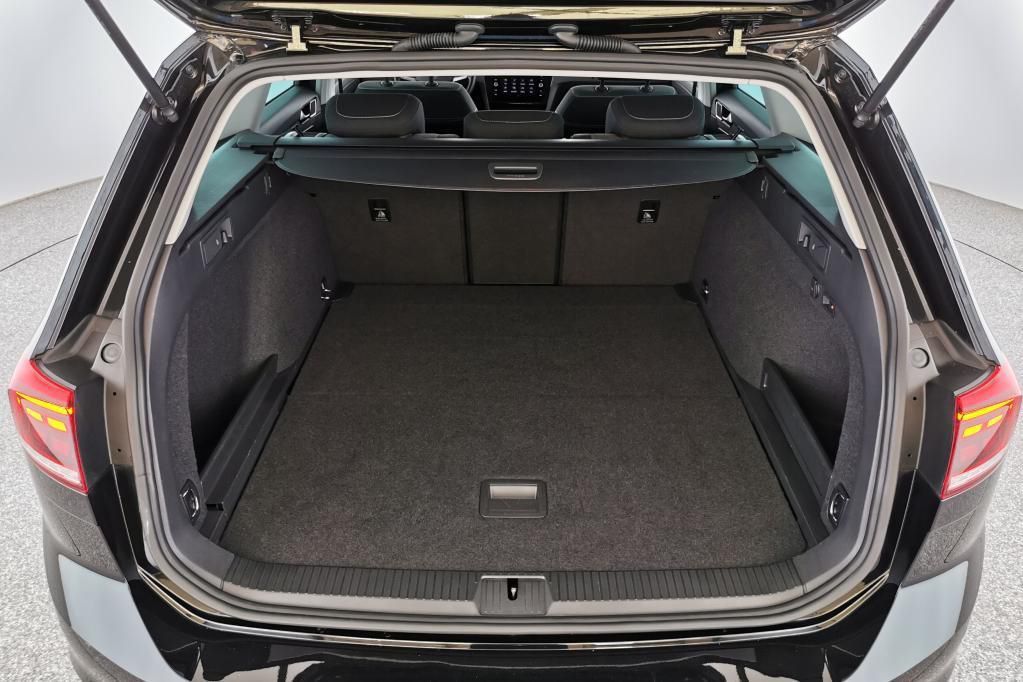 Volkswagen Passat Variant Business 1.5TSI AHK*Tempo*PDC*RFK