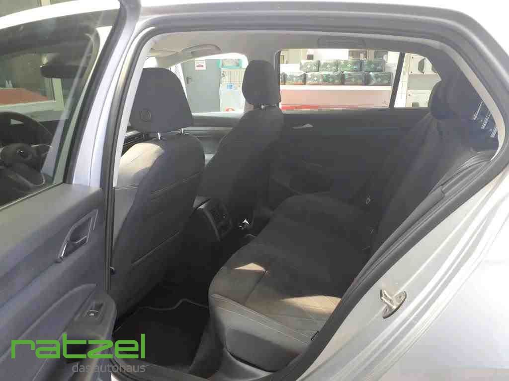 Fahrzeugabbildung Volkswagen Golf VIII Style 1.5 TSI Navi+ Digitales Cockpit