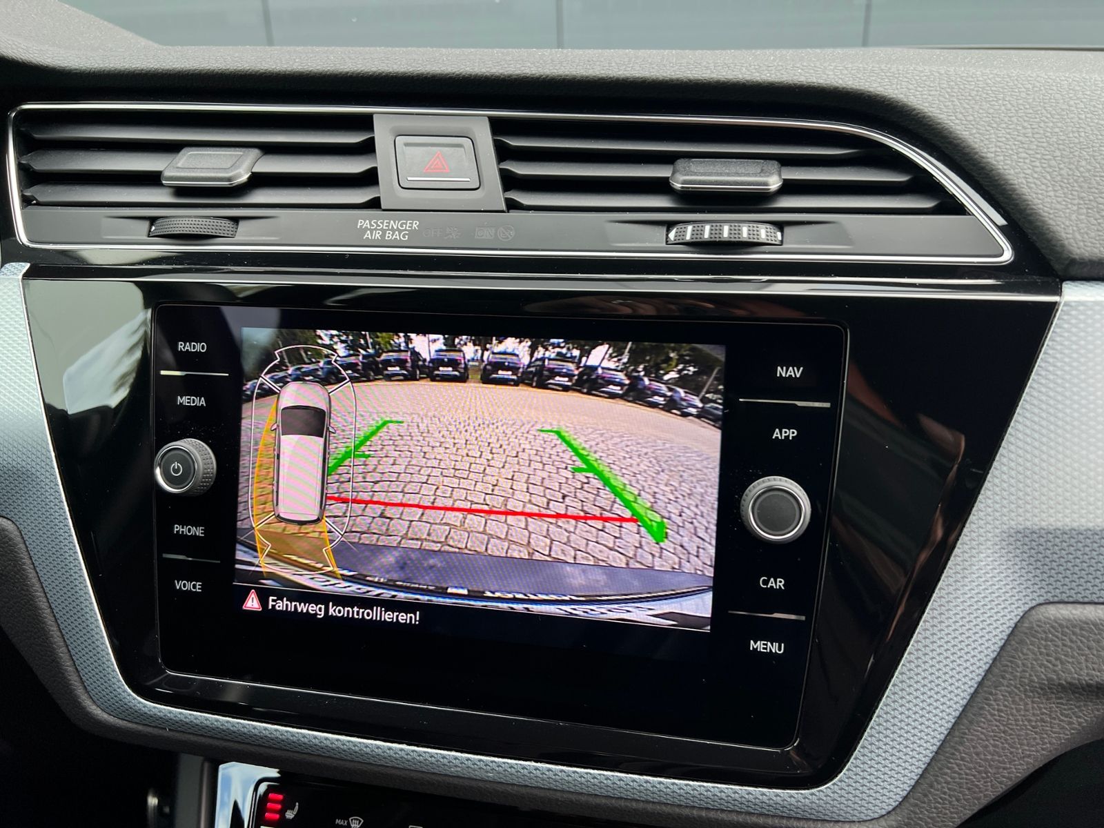 Fahrzeugabbildung Volkswagen Touran GOAL 1.5 TSI DSG *AHK, ACC, Kamera, 17''-